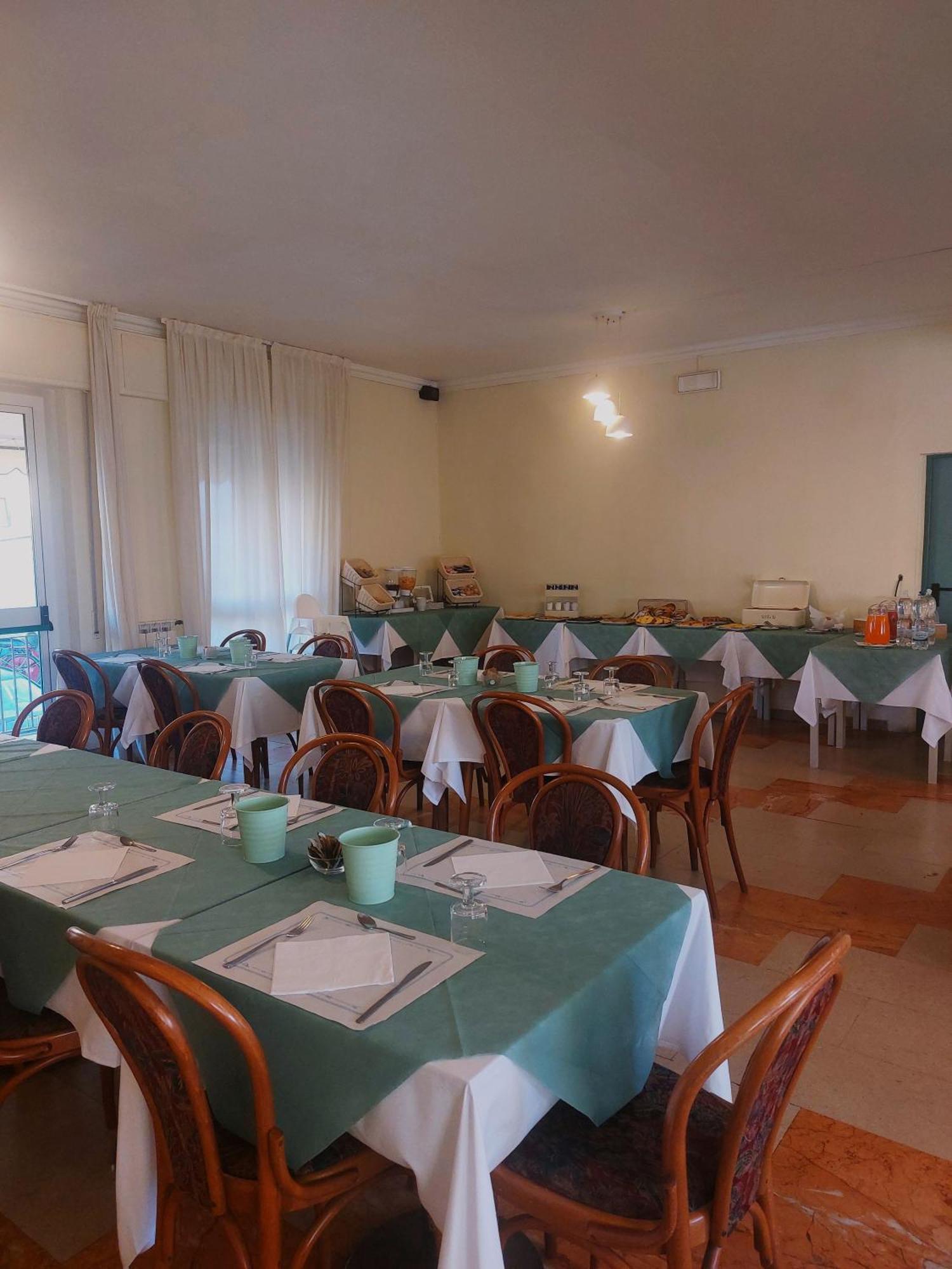 Hotel Laurin Lido di Camaiore Exterior photo